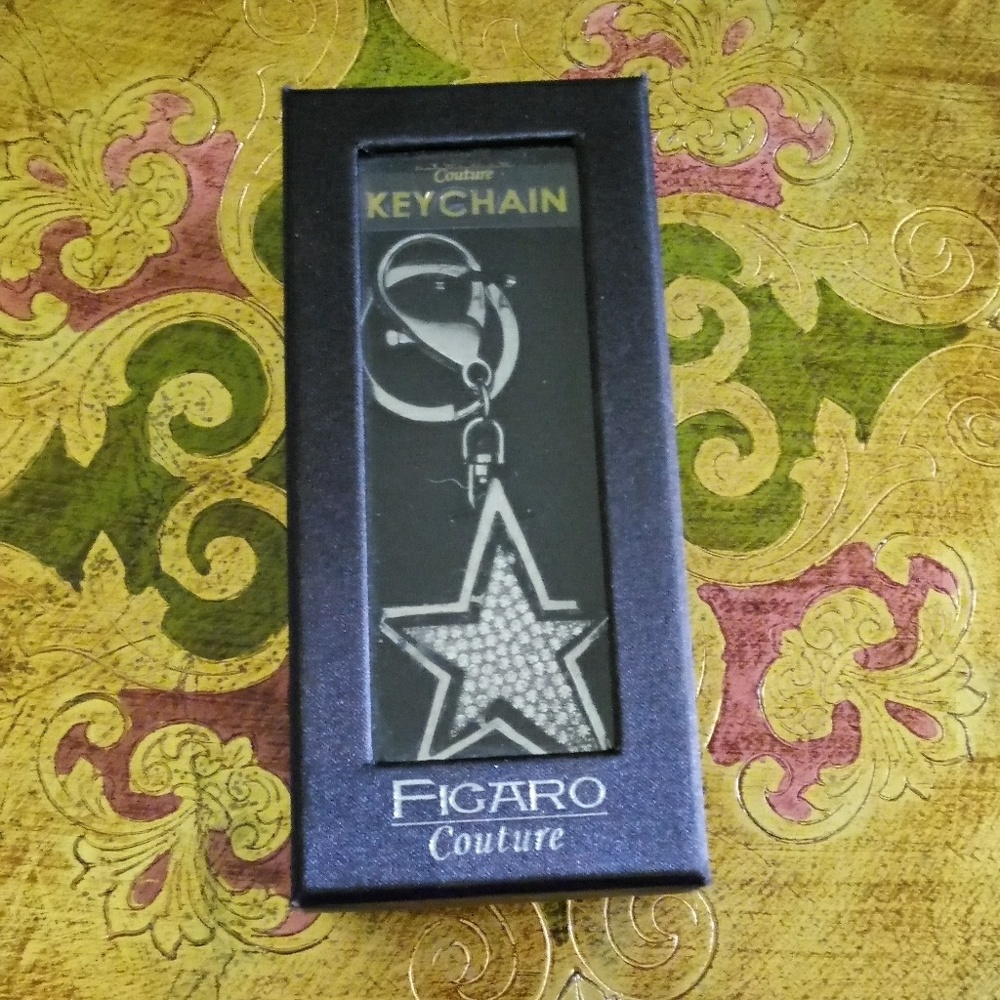 Figaro Couture Star Keychain